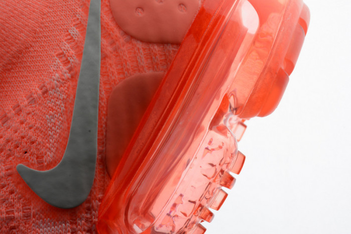 nike womens vapormax flyknit 2.0 crimson pulse 942843-800