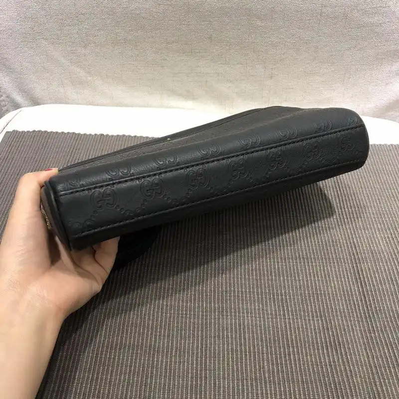 G*u*i bags 1917m0073