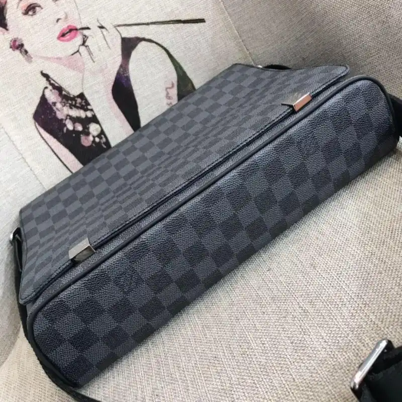 LV Bags 19B570250