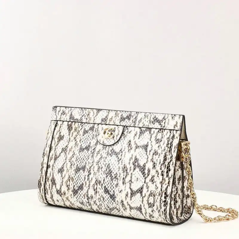 G*u*i bags 20b570284