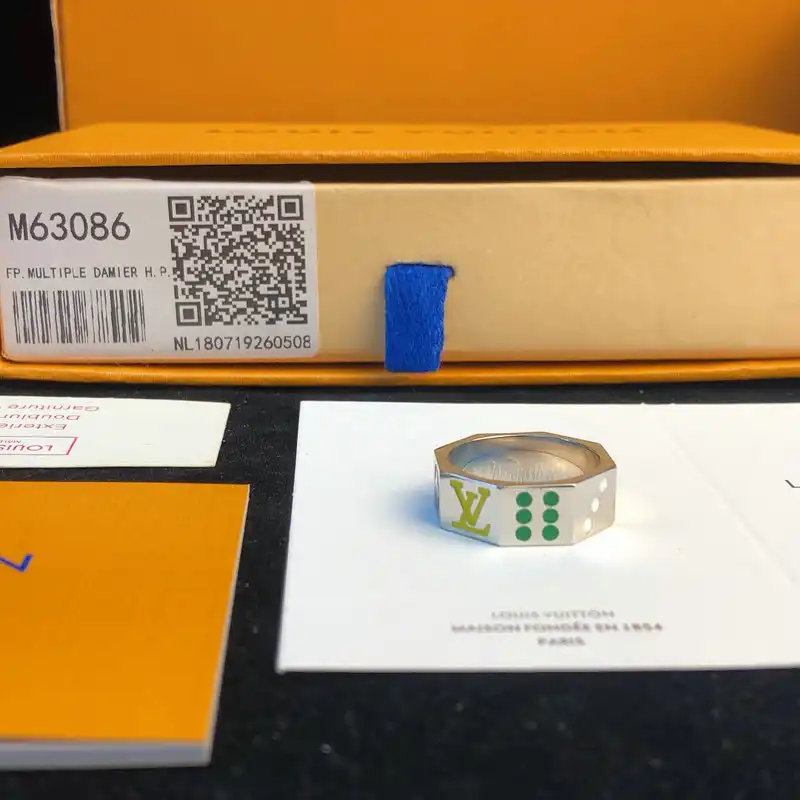 ORNAMENTS Ornament 2108WH0073