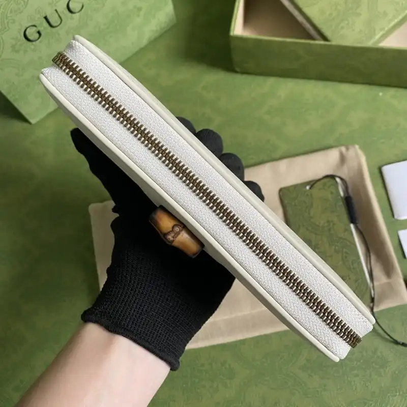 G*u*i s bags 2108ya0061