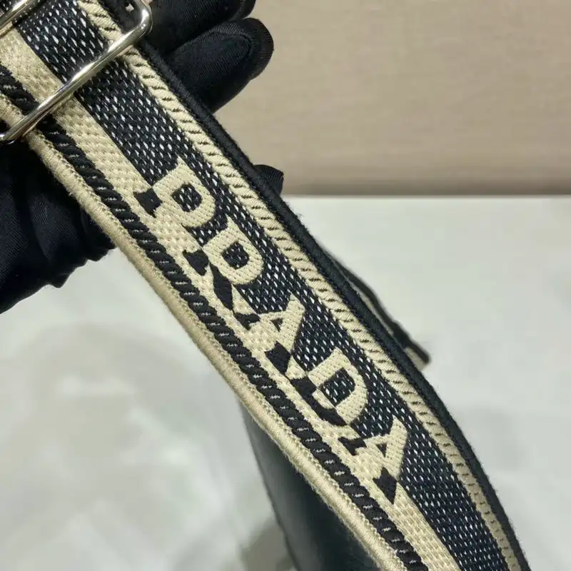 Prada Bag 2209YZ0064