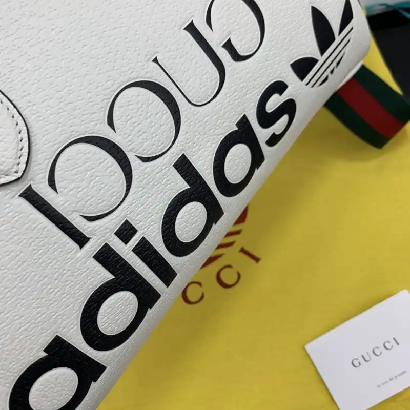 G*u*i bag 2210ya0142