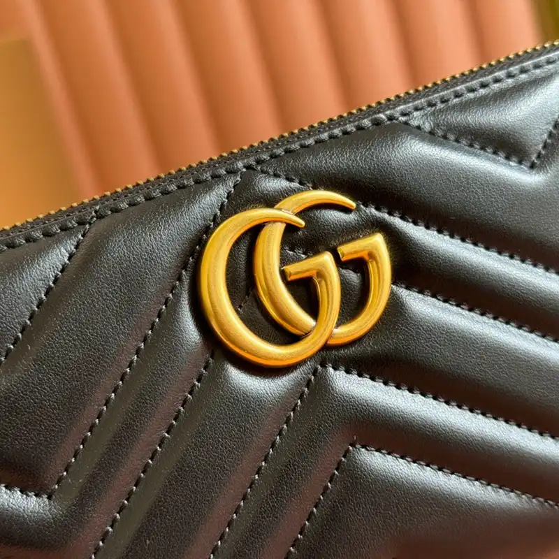 G*u*i bags 2407yz0240