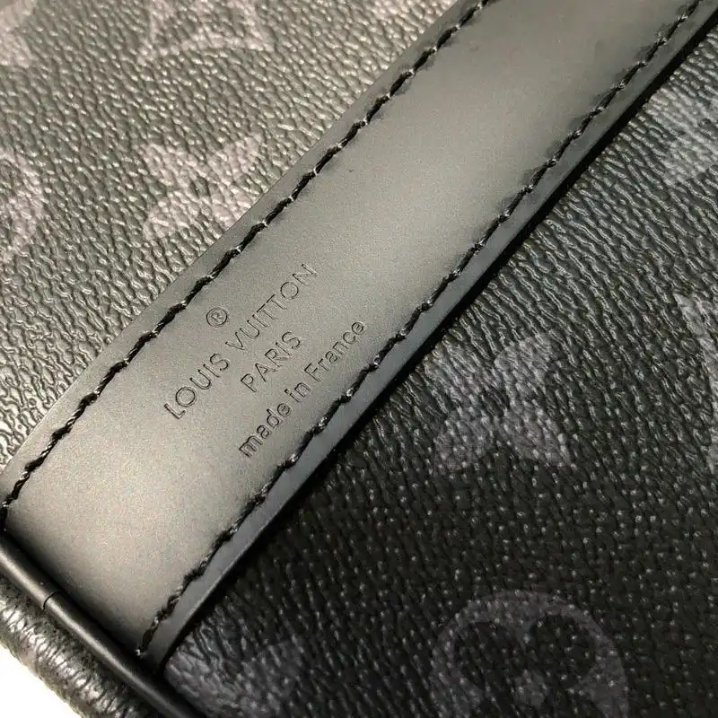 LV Bags 19T1L0196