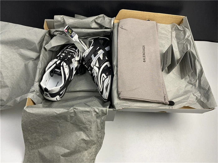 BLCG DRIVE SNEAKER 624343 W2FD1 Chic 4528