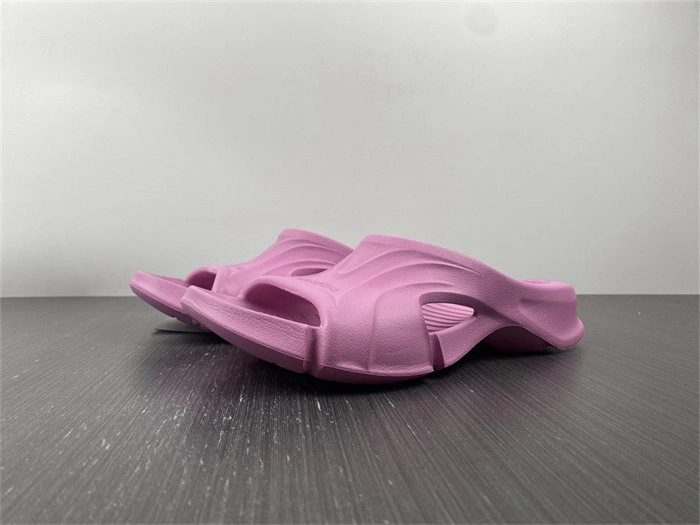 WellDesigned BLCG SLIPPERS 5591