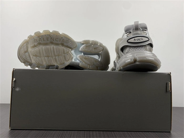 ComfortFit BLCG Track Clear Sole Gray  647742 W3BM4 4406