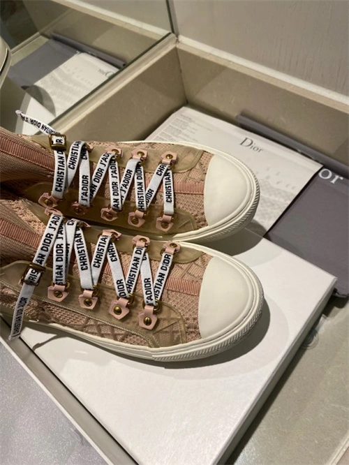 Sustainable DR Sneaker 1080