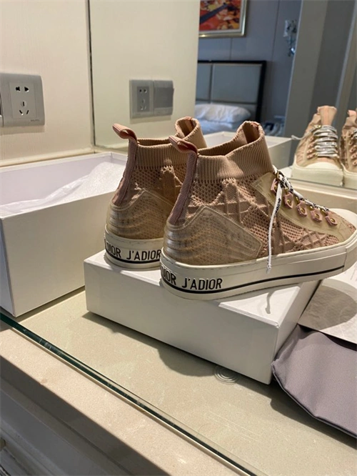 Sustainable DR Sneaker 1080