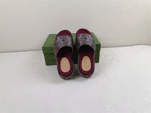 Youthful Gocci Slipper 5605