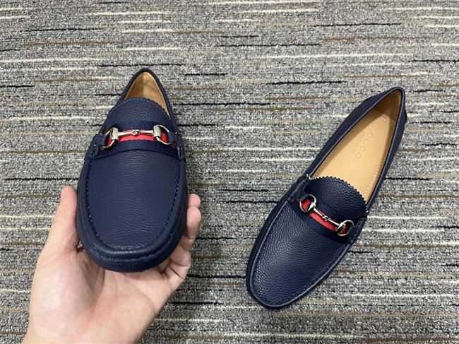 compact G*u*i mocassin 305