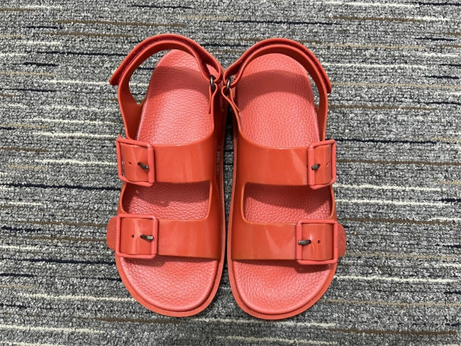 stretchable G*u*i sandals 360