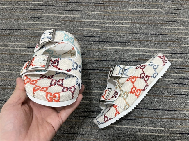 chic G*u*i slide 388