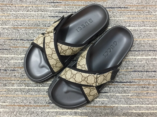 breathable G*u*i slide 422