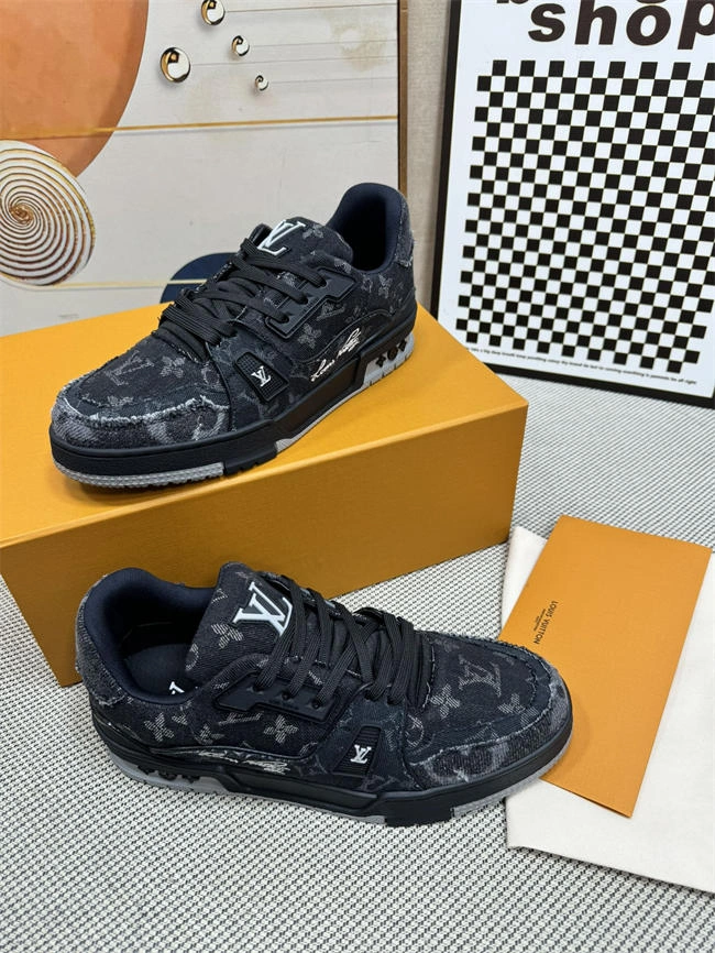 Minimalist Lv Trainer Sneaker 2013