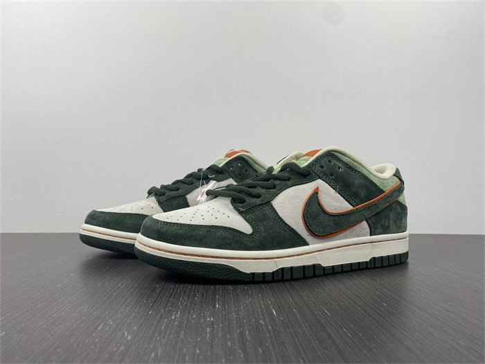 Vibrant Nike SB Dunk LF0039- 4683