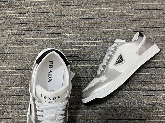 Stylish Prada Sneaker 3369