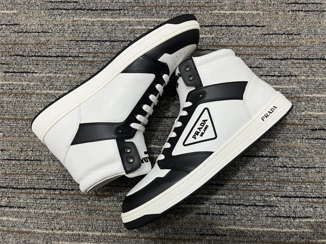 Prada Sneaker Timeless 3356